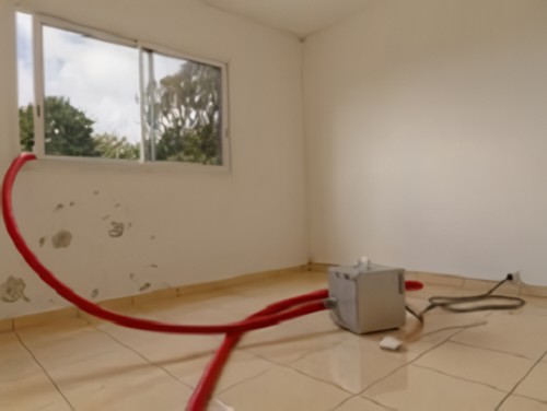 Dispositif de traitement d'air dans une pièce humide